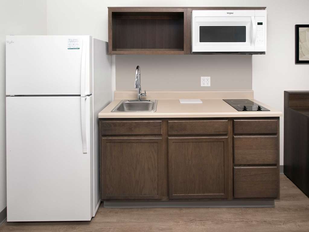 Woodspring Suites Carol Stream - Chicago Room photo