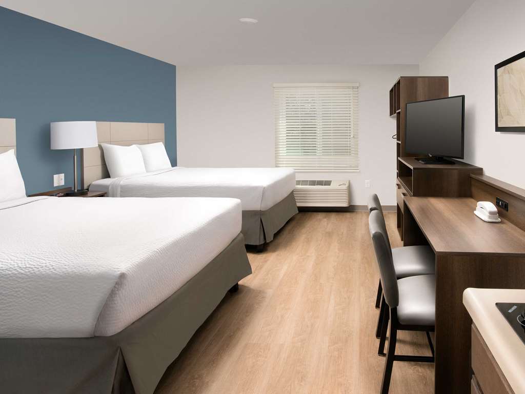 Woodspring Suites Carol Stream - Chicago Room photo