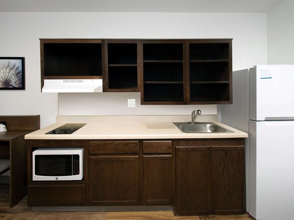 Woodspring Suites Carol Stream - Chicago Room photo