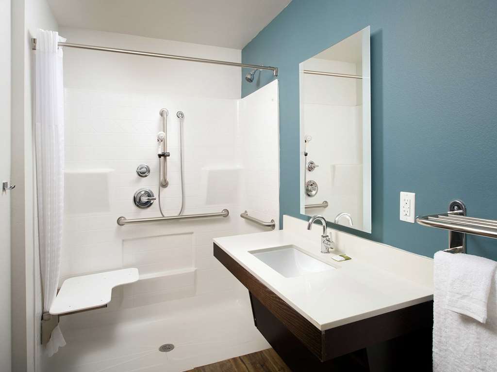 Woodspring Suites Carol Stream - Chicago Room photo
